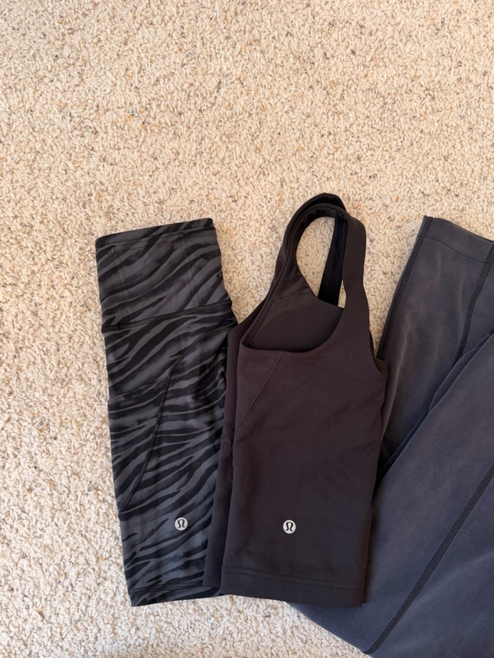 Lululemon size 2 bundle - Picture 3 of 7